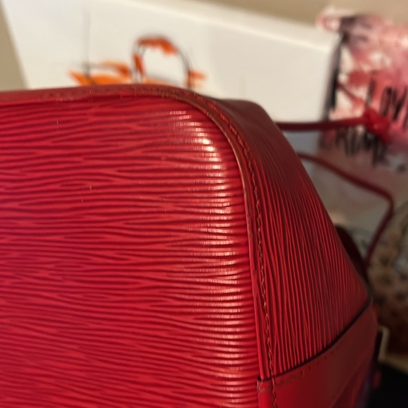 Louis Vuitton Epi Petit Noe Leather Drawstring Shoulder Bag - EUC - Picture 7 of 12